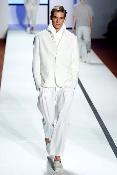 Look 12